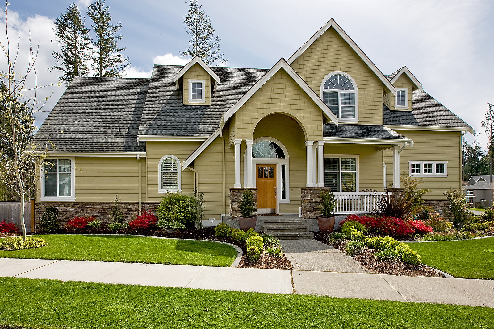 Lira Roofing Images